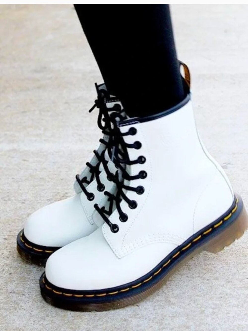 Dr. Marten 1460 Women's White Leather 8 Eye Lace Up Combat Boots 8 Women's NWOT